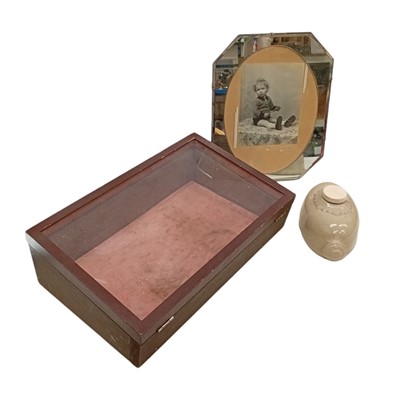 Lot 102 - A wooden cisplay case with a hinged lid, 31 x...