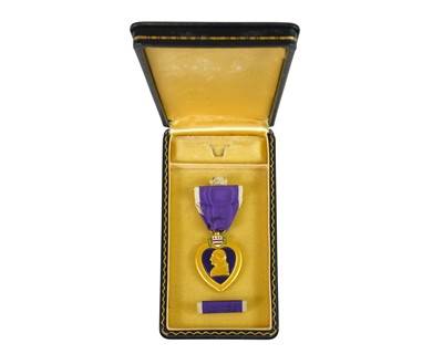 Lot 286 - A US gilt metal and enamel Purple Heart medal