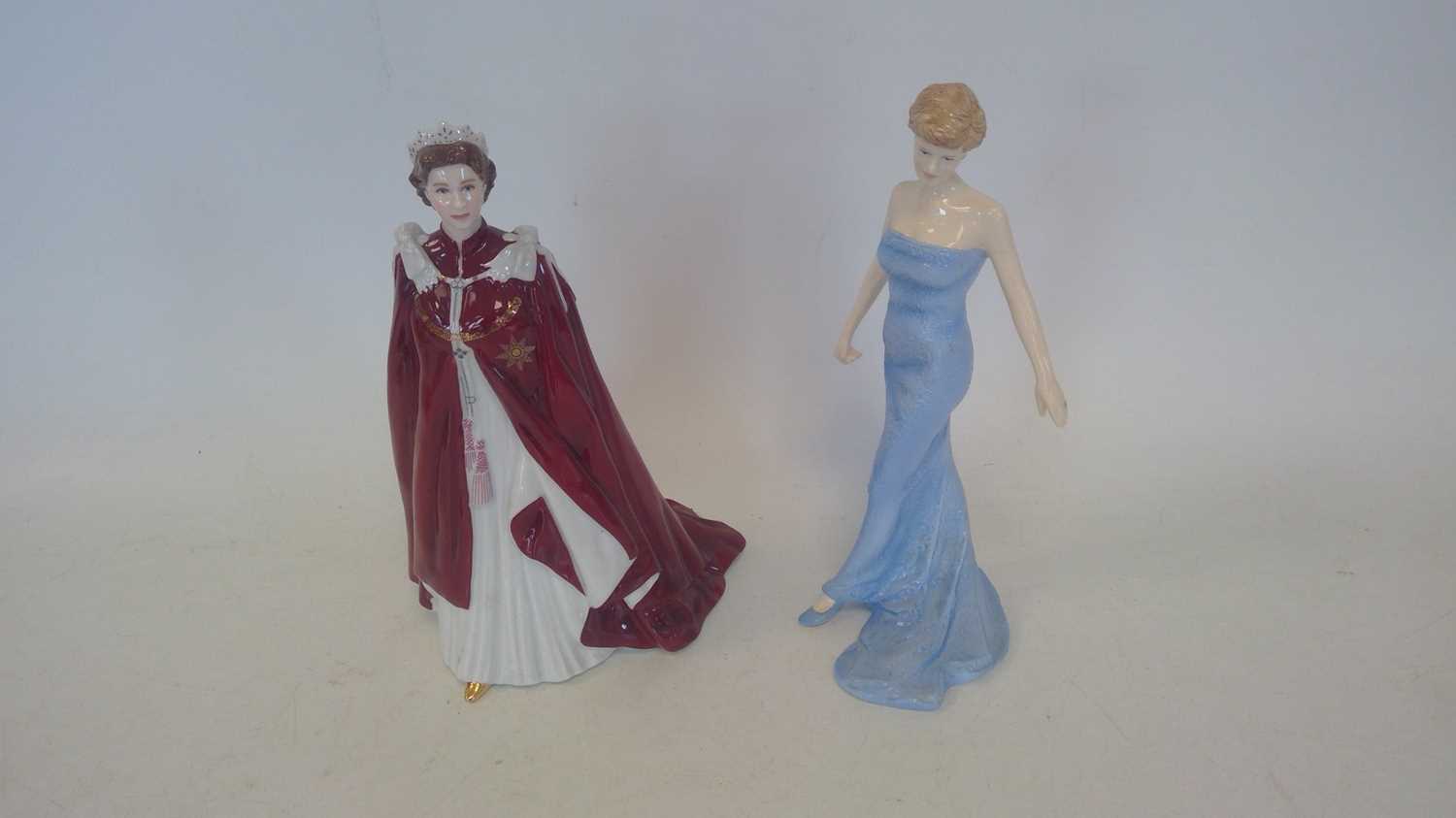 Lot 12 - A Royal Worcester Queen Elizabeth II 80th...