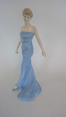 Lot 12 - A Royal Worcester Queen Elizabeth II 80th...