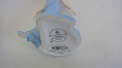 Lot 12 - A Royal Worcester Queen Elizabeth II 80th...