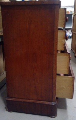 Lot 15 - Victorian, Mahogany Chest of Drawers. 110cm...