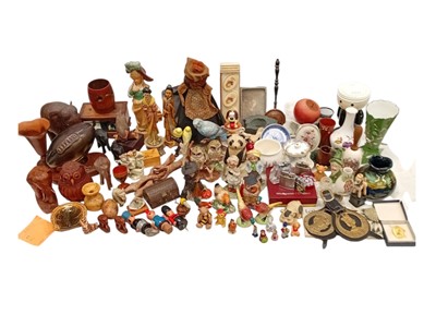 Lot 108 - Assorted collectables, including treen, teak...