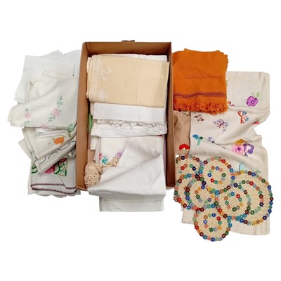 Lot 161 - A Box of assorted linens and bead coasters.