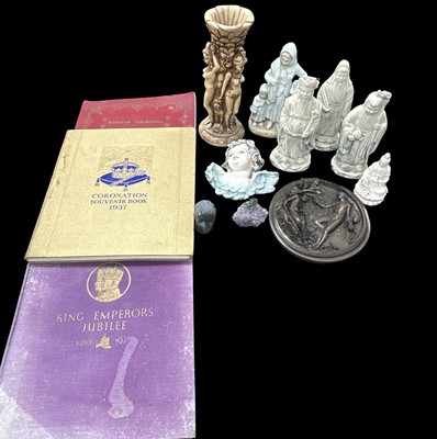 Lot 171 - A mixed lot including resin Chinese figures,...