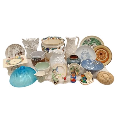Lot 174 - A collection of ceramics, including Carlton...
