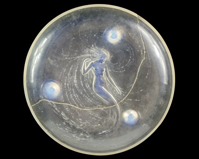 Lot 372 - René Lalique - Sirene, a shallow glass dish.