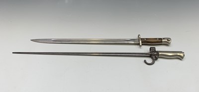 Lot 127 - A 1907 pattern Lee Enfield bayonet, by...