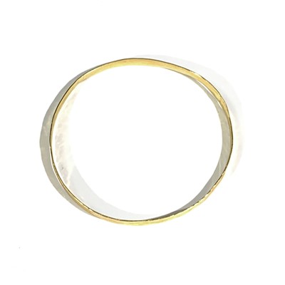 Lot 2336 - Breon O'CASEY (1928-2011) An 18ct gold bangle...