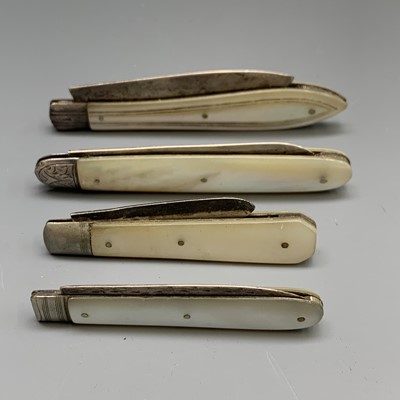 Lot 2326 - Four fruit knives, each with mother-of-pearl...