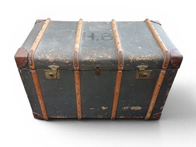 Lot 863 - A 'Crescent' bentwood bound canvas steamer trunk.