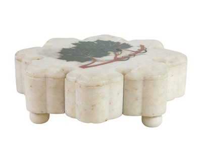 Lot 31 - A Pietra Dura lidded box.