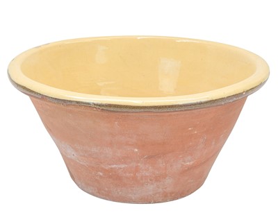 Lot 721 - A dairy bowl.