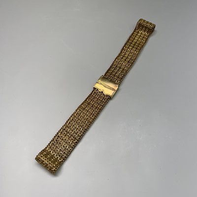 Lot 2431 - A gilt mesh collar