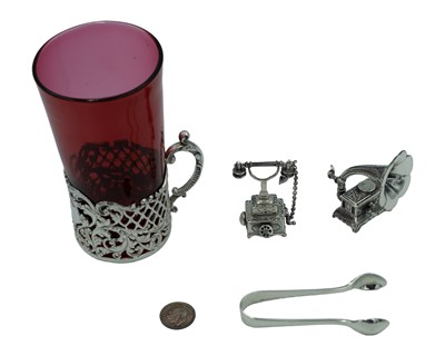 Lot 344 - A selection of silver.