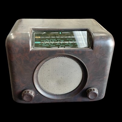 Lot 100 - A vintage Bush Bakelite radio, untested as it...