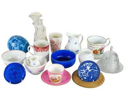 Lot 551 - A New Hall type porcelain sugar bowl.