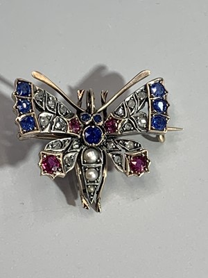 Lot 2316 - A late Victorian gold butterfly brooch set...