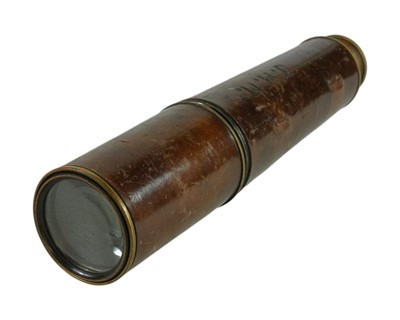 Lot 191 - A brass WWI era three draw brass telescope.
