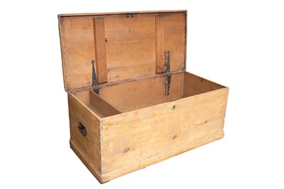 Lot 822 - A pine blanket box.