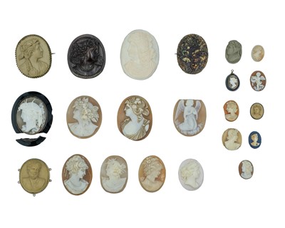 Lot 432 - A selection of antique cameos.