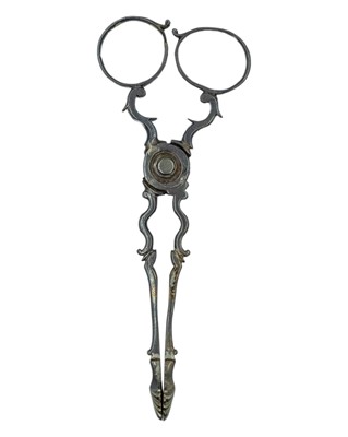 Lot 122 - A pair of silver scissor-action tongs by John Fox (or Faux) & George Love.