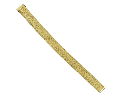 Lot 207 - ROY CECIL KING - An 18k hallmarked gold textured brick link bracelet.