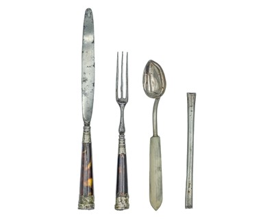 Lot 169 - A set of Georgian horn-handled cutlery.