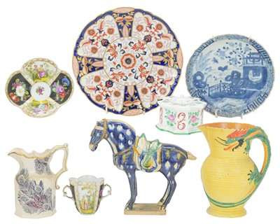 Lot 593 - A tray of mixed ceramics.
