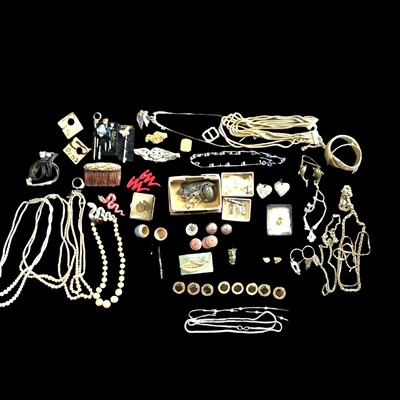 Lot 221 - A selection of white and yellow metal costume...