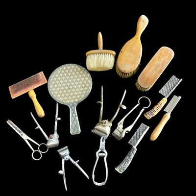 Lot 225 - A selection of grooming equipment for both...