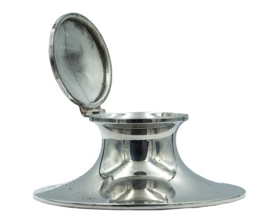 Lot 314 - A silver capstan inkwell by E. F. Braham Ltd.