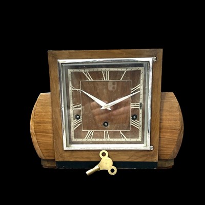Lot 245 - An English Art Deco eight-day mantel clock,...