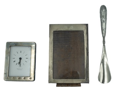 Lot 260 - A silver desk clock by Kitney & Co.