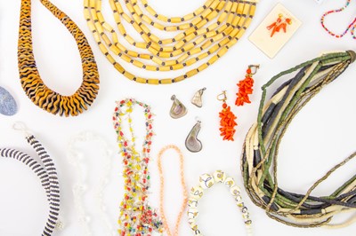 Lot 503 - A selection of costume jewellery.