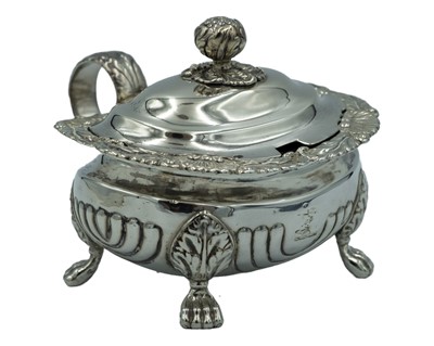 Lot 382 - A George III silver mustard pot.