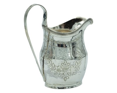 Lot 322 - A George III silver cream jug.