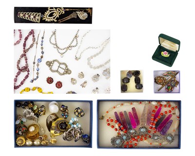 Lot 482 - A large selection of costume jewellery.