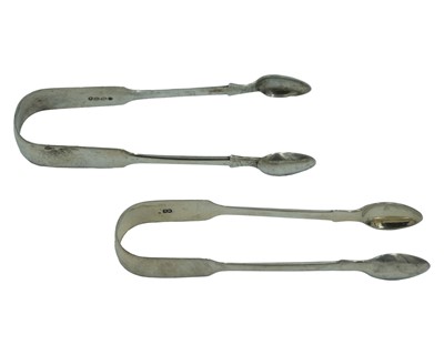 Lot 162 - A pair of William IV silver sugar tongs by William Eaton.