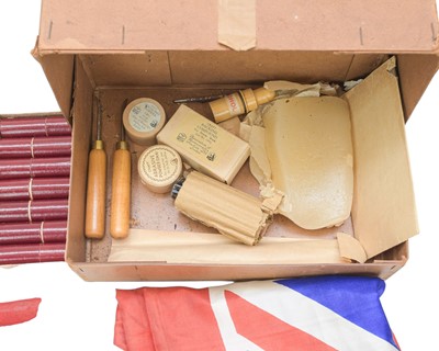 Lot 40 - A mixed lot.