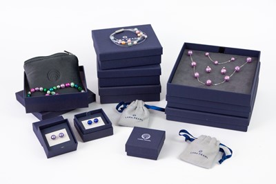 Lot 421 - A collection of Lara Pearl jewellery.