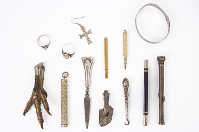 Lot 127 - A selection of silver objets d'art.