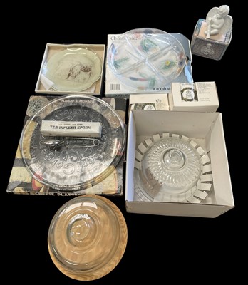 Lot 86 - A selection of vintage glass tableware, a...