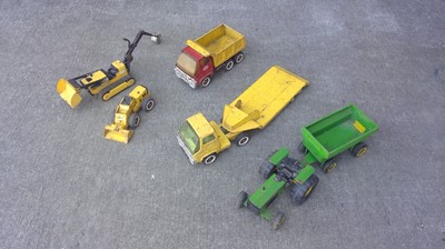 Lot 37 - Vintage Tonka Construction Vehicles and a...