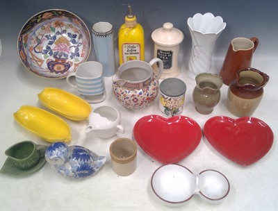Lot 124 - A Mixed Lot of Ceramics.