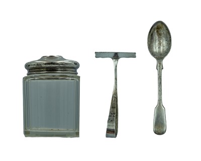 Lot 182 - A selection of silver objects.