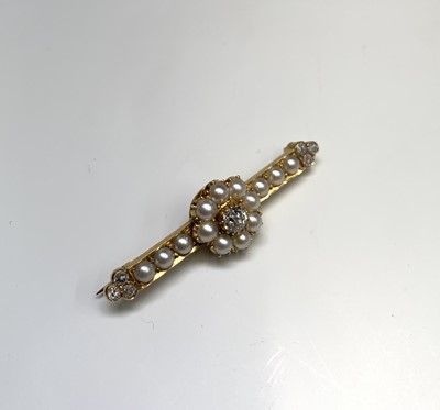 Lot 2479 - A good Victorian high purity gold brooch with...