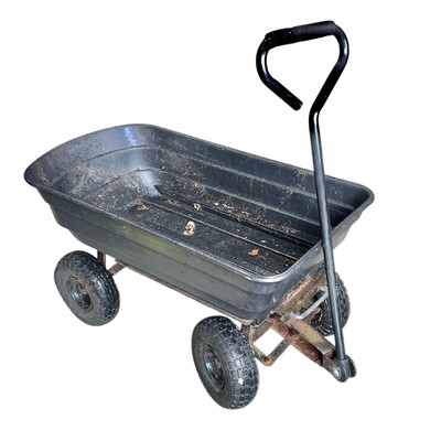 Lot 189 - A Vonhaus pneumatic tyre garden/beach trolley,...