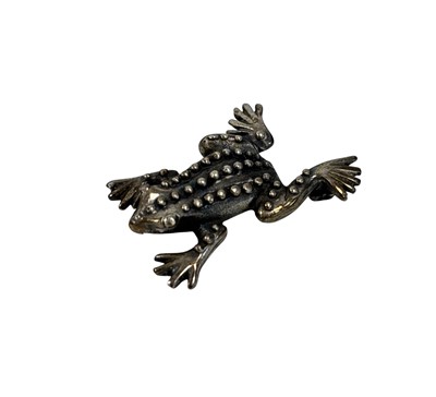 Lot 20 - A 925 silver frog brooch, marked JMS, 6g, 3.5cm
