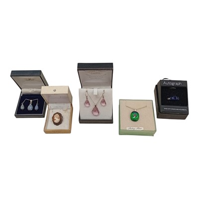 Lot 15 - Silver and white metal boxed jewellery set...